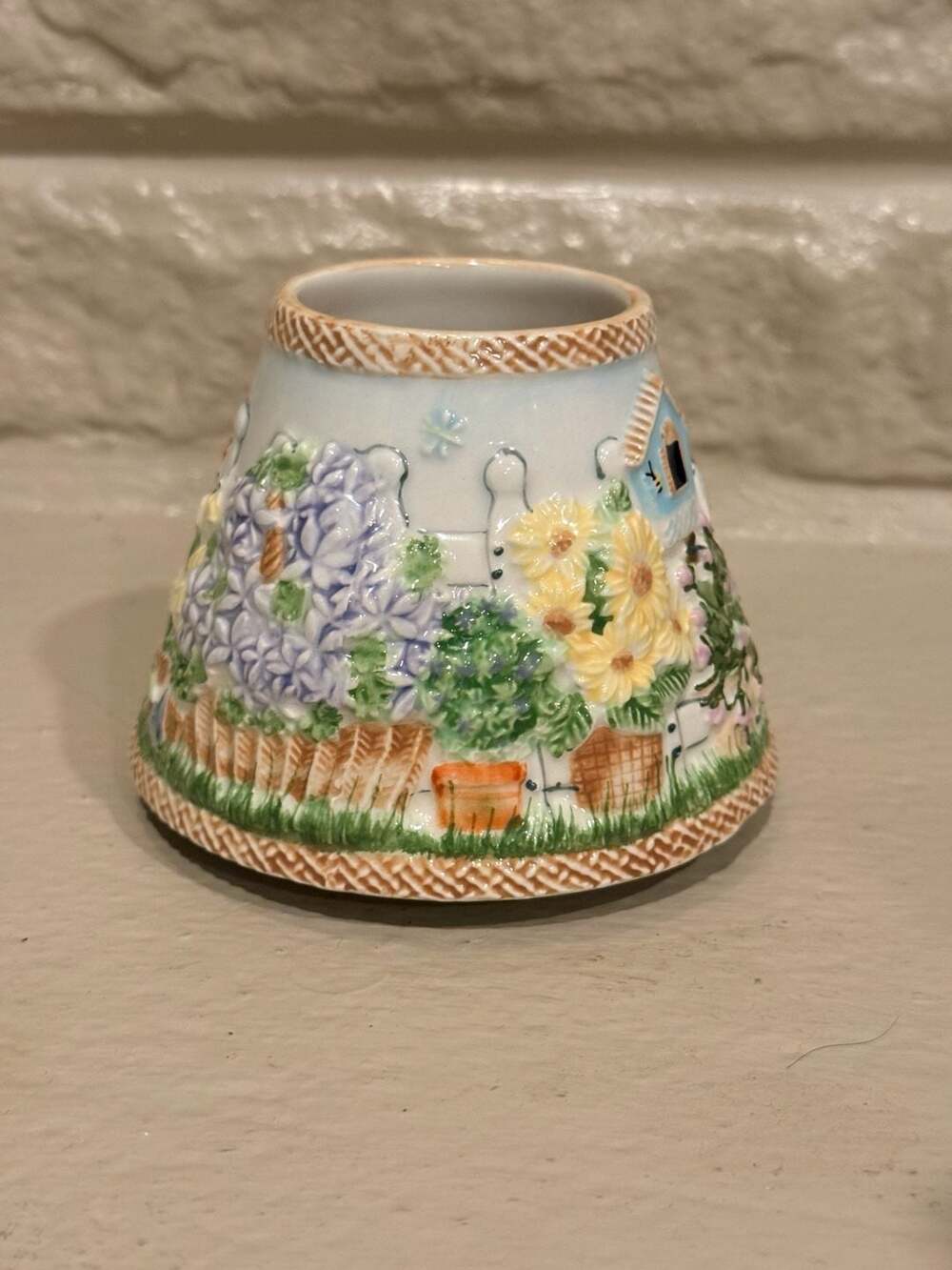 Yankee Candle Garden Scene Ceramic Candle Shade Topper